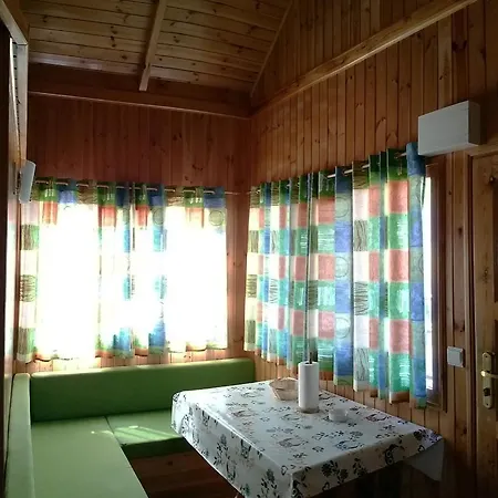 - La Soleia D'oix Campsite Oix